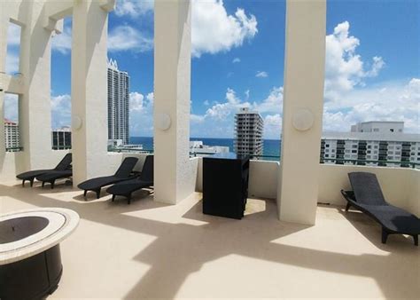 The Sixty Sixty Luxury High Rise Condo Has Terrace And Waterfront