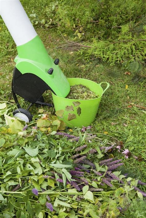 Quick made hand cranked compost shredder: How To Make Your Own Leaf Shredder For Mulching (DIY Leaf Shredder)