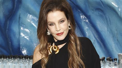 Lisa Marie Presley Net Worth 2023 How Much Elvis Daughter Made Before Death Stylecaster