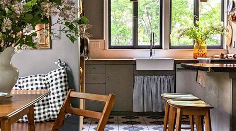 Cozy Kitchen Ideas 11 Stylish And Intimate Spaces Storables
