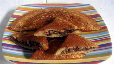 @devinahermawan dan @riskalest akhirnya bikin martabak manis a.k.a terang bulan yang sangat sukses. Resep Cara Membuat Martabak Manis Menggunakan Teflon - YouTube