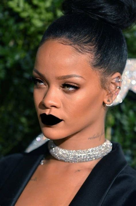 Pin By Charney Jones On Flawless Makeup Rihanna Makeup Rihanna Dark