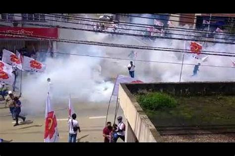 Malaysia Ge2022 Sabah Police Fire Tear Gas To Disperse Rowdy