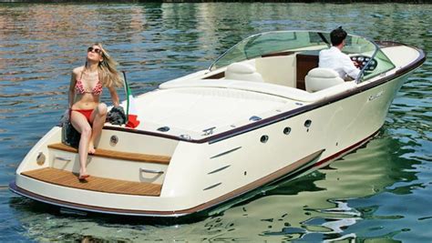 Comitti Lake Boat Girl Boats And Planes Pinterest Boating And Classic Motors