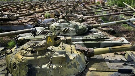 Cemitério De Tanques Na Ucrânia Reúne Relíquias Da Era Soviética Bbc