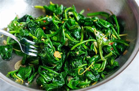 How To Cook Stir Fried Spinach With Sesame Seeds Quick And Easy Recipes
