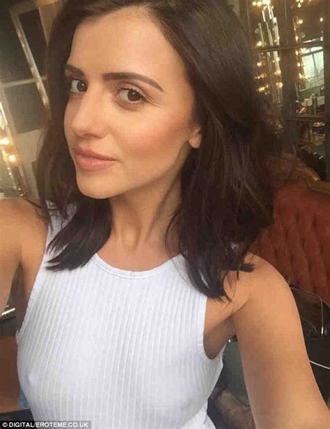 Towies Lucy Mecklenburgh Posts Very Sexy Throwback Snap Of Herself