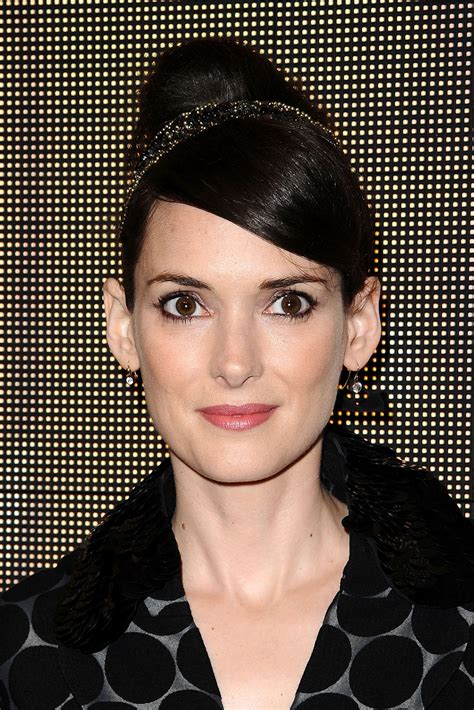 Super Hollywood Winona Ryder Profile Pictures And Wallpapers