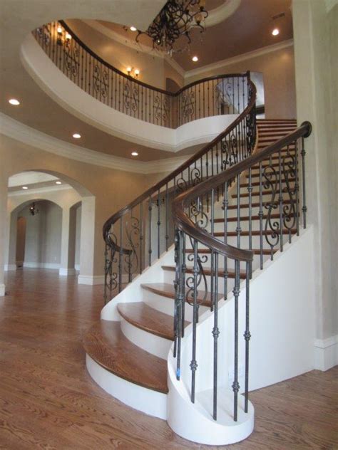 The simple design and clean lines of the metal round spindle are perfect for contemporary homes and modern stair designs. Metal Baluster System - Southern Staircase | Artistic Stairs