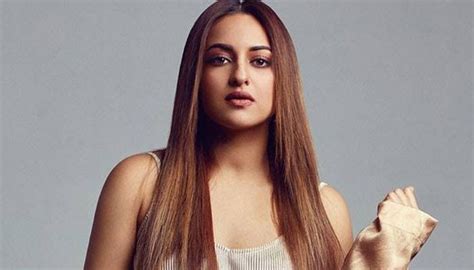 Sonakshi Sinha Raises Her Voice For Girls Right To Education