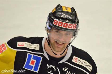 Louis blues of the national hockey league (nhl). Västerås lyckades kämpa till sig två poäng mot desperat ...