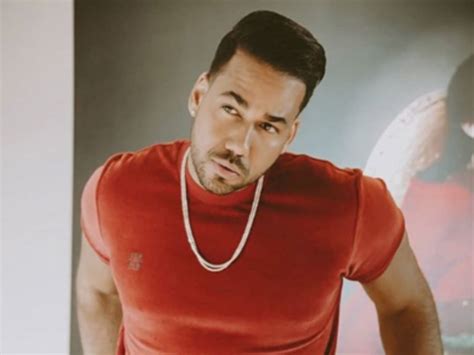 Romeo Santos Enciende Las Redes Al Mostrarse Sin Camiseta Chapin Radios