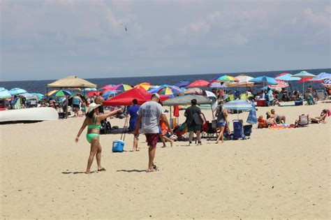 sandy hook beachgoers expect bang for buck if parking fees rise