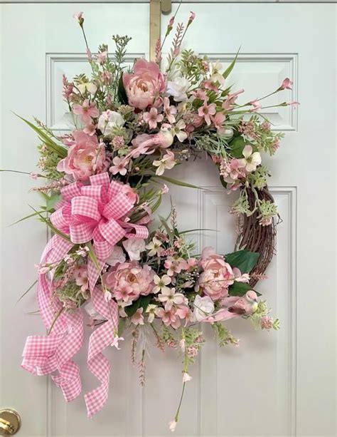 Here Is A Beautiful And Airy Spring And Summer Wreath For Your Front