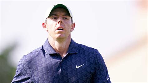 Rory Mcilroy Rips Shirt In Rage After Meltdown At European Tour Finale