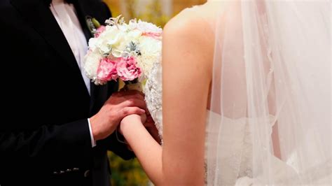 Власти Узбекистана запретили пышные свадьбы