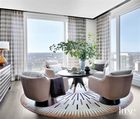 A High Rise Condo Takes Its Cue From Its Stunning Views In 2021 Condo