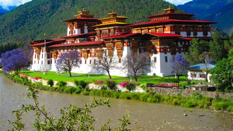 Palace Of The King Of Bhutan Hd Travel Wallpapers Hd Wallpapers Id
