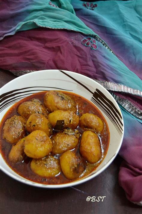 Kashmiri Dum Aaloo Kashmiri Style Potato Cury The Big Sweet Tooth