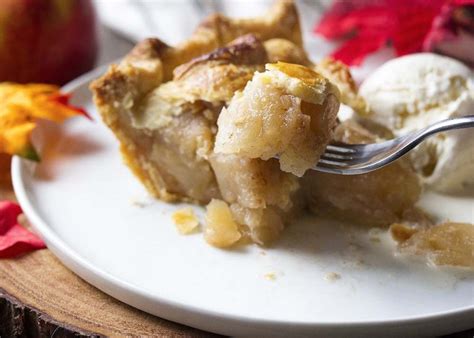 Best Ever Homemade Deep Dish Apple Pie Just A Little Bit Of Bacon