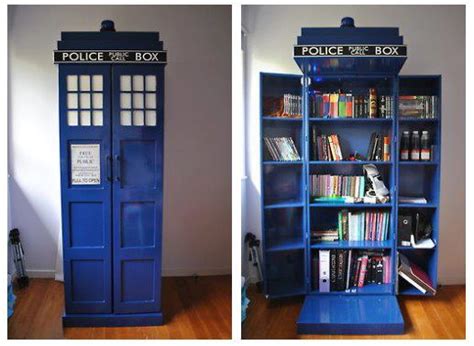 Does The Tardis Have A Bookshelf Between The Lines