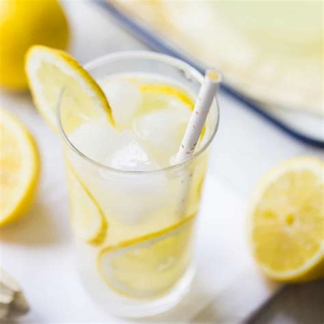 How To Make Lemonade So Easy And So Refreshing Baking A Moment