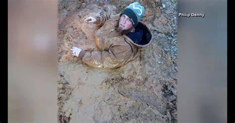 Tennessee Man Stuck In Mud Pit Gets Rescued