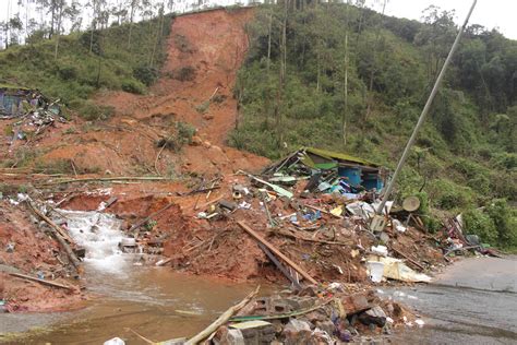in kerala district battered by floods and landslides the challenge to rebuild is huge