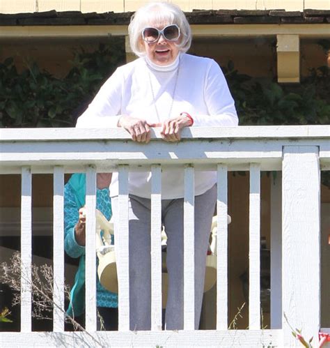 Doris Day Still Looks Wonderful At 92 Hollywood Icon Releases Pic Of