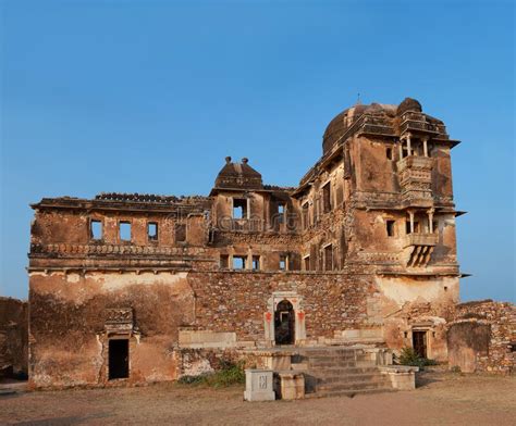 Ruinas Viejas En El Fuerte De Chittor En La Ciudad De Chittorgarh De La