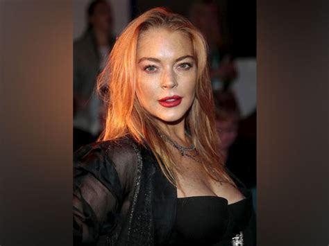 Lindsay Lohan Posts Naked Selfie On Rd Birthday