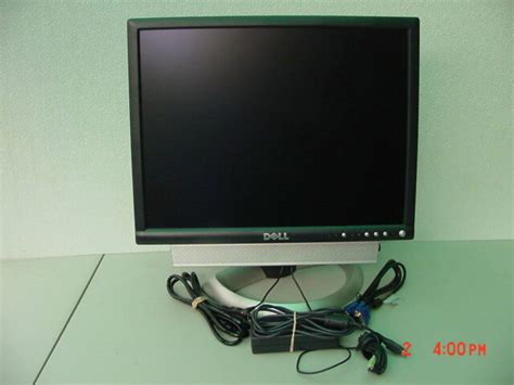 Dell Ultrasharp 2001fp 20 Wide Screen Lcd Monitor With Black Sound Bar