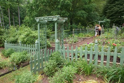 Vegetable Garden With Green Picket Fence Karl Gercens Flickr In
