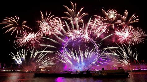 Spectacular New Year Firework Displays Welcome 2018 Bbc News