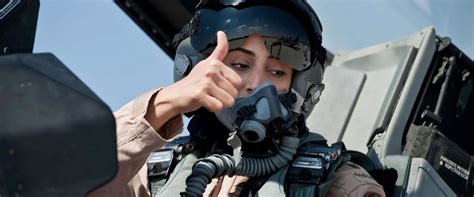 Ki Media Khmer Intelligence Isis Fight Mariam Al Mansouri Is First Woman Fighter Pilot For U