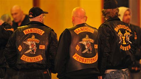 Hells Angels Vs Bandidos Hunderte Rocker Prügeln Sich In Duisburg