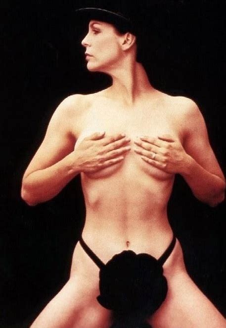 Jamie Lee Curtis Shows Off Her Completely Naked Ass Nudestan