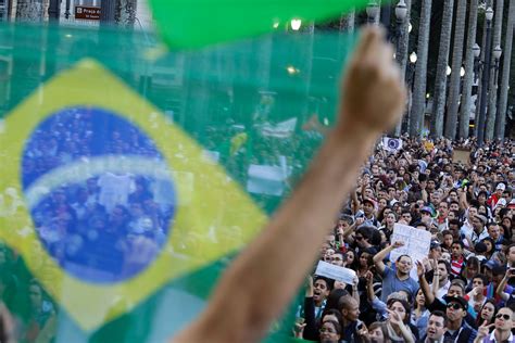 Brazilians Dissatisfied With Mainstream Medias Coverage Of The