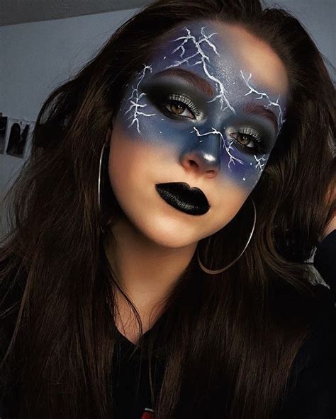 Creative Makeup In 2020 Cute Halloween Makeup Cool Halloween