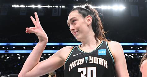 Wnba Breanna Stewart Re Signs With New York Liberty Swish Appeal