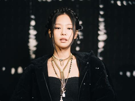 Blackpink S Jennie Stars In Chanel S New Coco Crush Jewelry Campaign