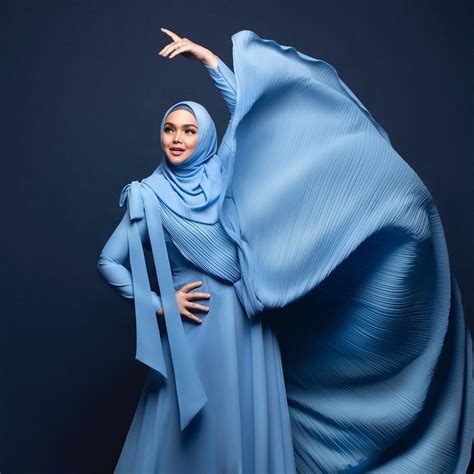 Baju Merah Hitam Putin Siti Nurhaliza Reynaldotaroarcher