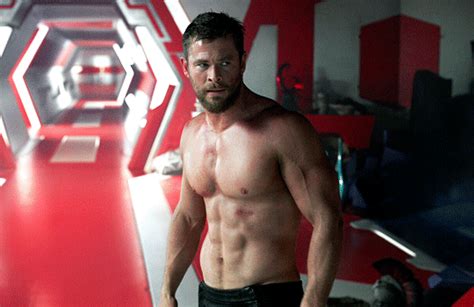 We Love Hot Guys Chris Hemsworths Shirtless Scene From Thor Ragnarok