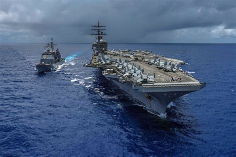 US aircraft carrier, cruisers visit Manila - Naval Today