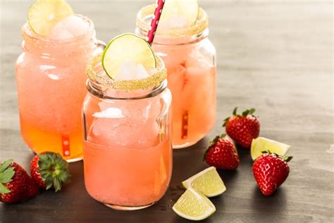 11 Delicious Mason Jar Cocktails You Can Make At Home Mybartender