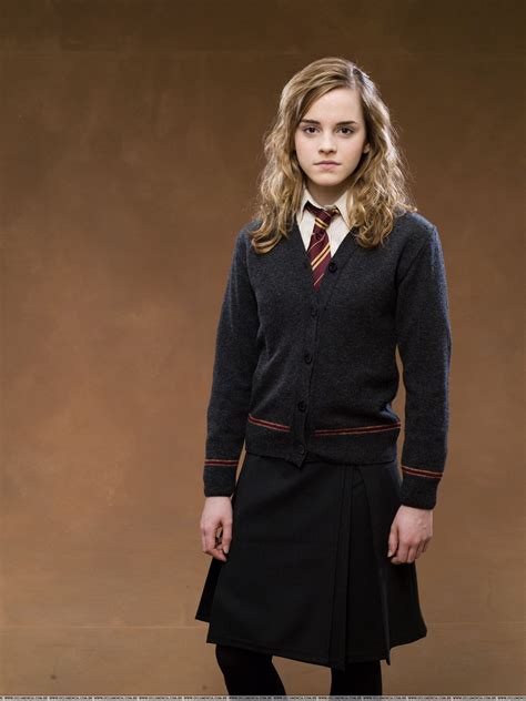 Hermione granger outfits in order of the phoenix. Hermione Granger | Hermelien griffel, Hermelien, Emma watson