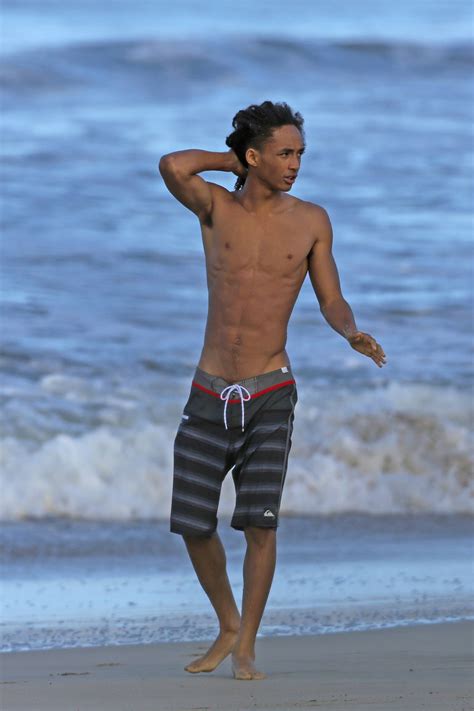 Jaden Smith Shows Off Six Pack Abs During Smiths Beach Holiday Celeb Donut