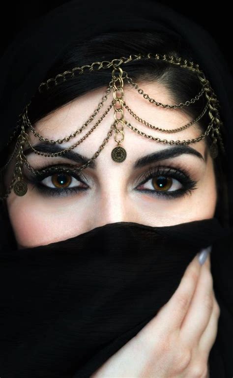 Gorgeous Eyes Pretty Eyes Arabian Eyes Arabian Beauty Beautiful Muslim Women Beautiful