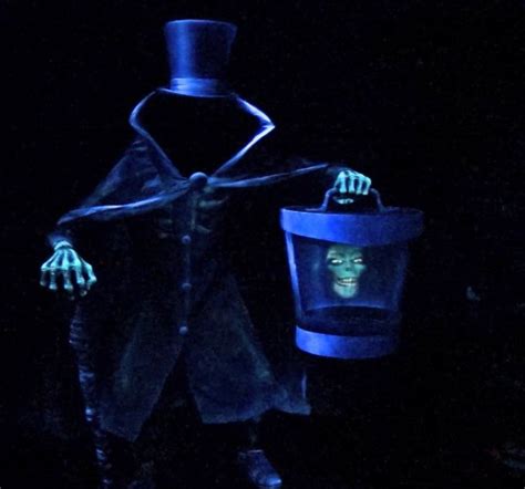 Video Hatbox Ghost Officially Back In The Haunted Mansion At