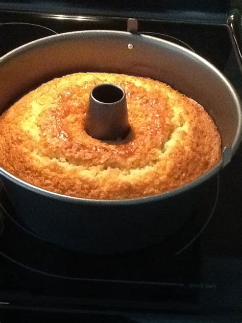 In this article, you will discover a wide variety of common items that weigh 1 pound. Pound Cake: 2 sticks of butter 1/2 cup crisco 3 cups sugar ...